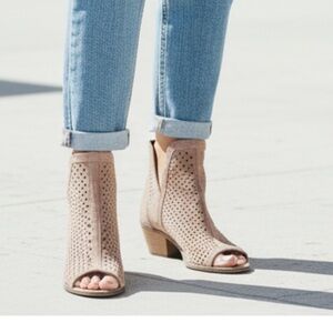 Lucky Brand Larissa Peep Toe Petforated Duede Leather upper heel booties 6M/36